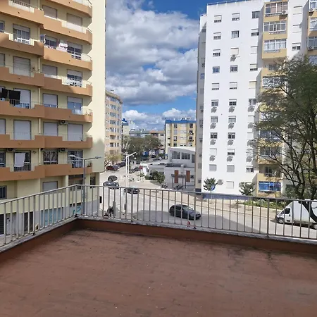 Flat Near Marina And דירה *
