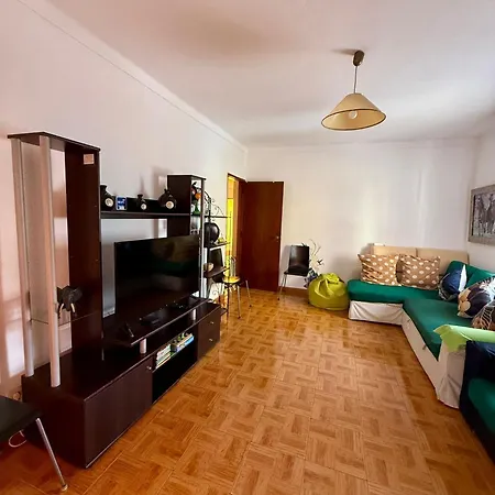 Flat Near Marina And * 포티마오