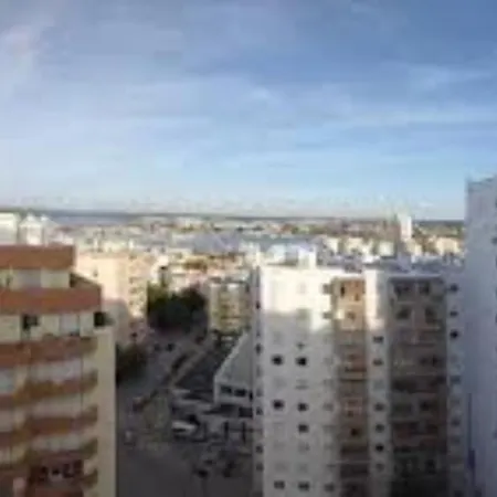 Flat Near Marina And * 포티마오