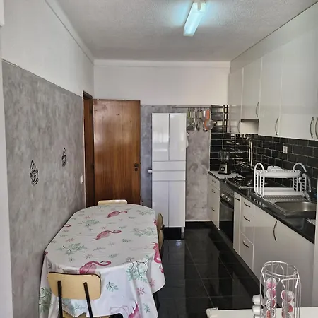 Flat Near Marina And * 포티마오