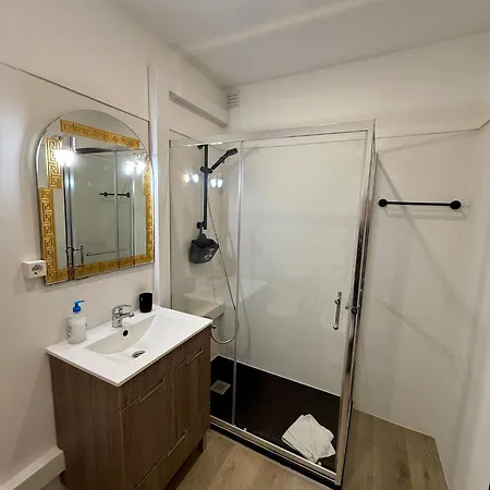 Flat Near Marina And Apartment
